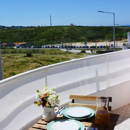 Apple Beach House Апартаменты Синтра